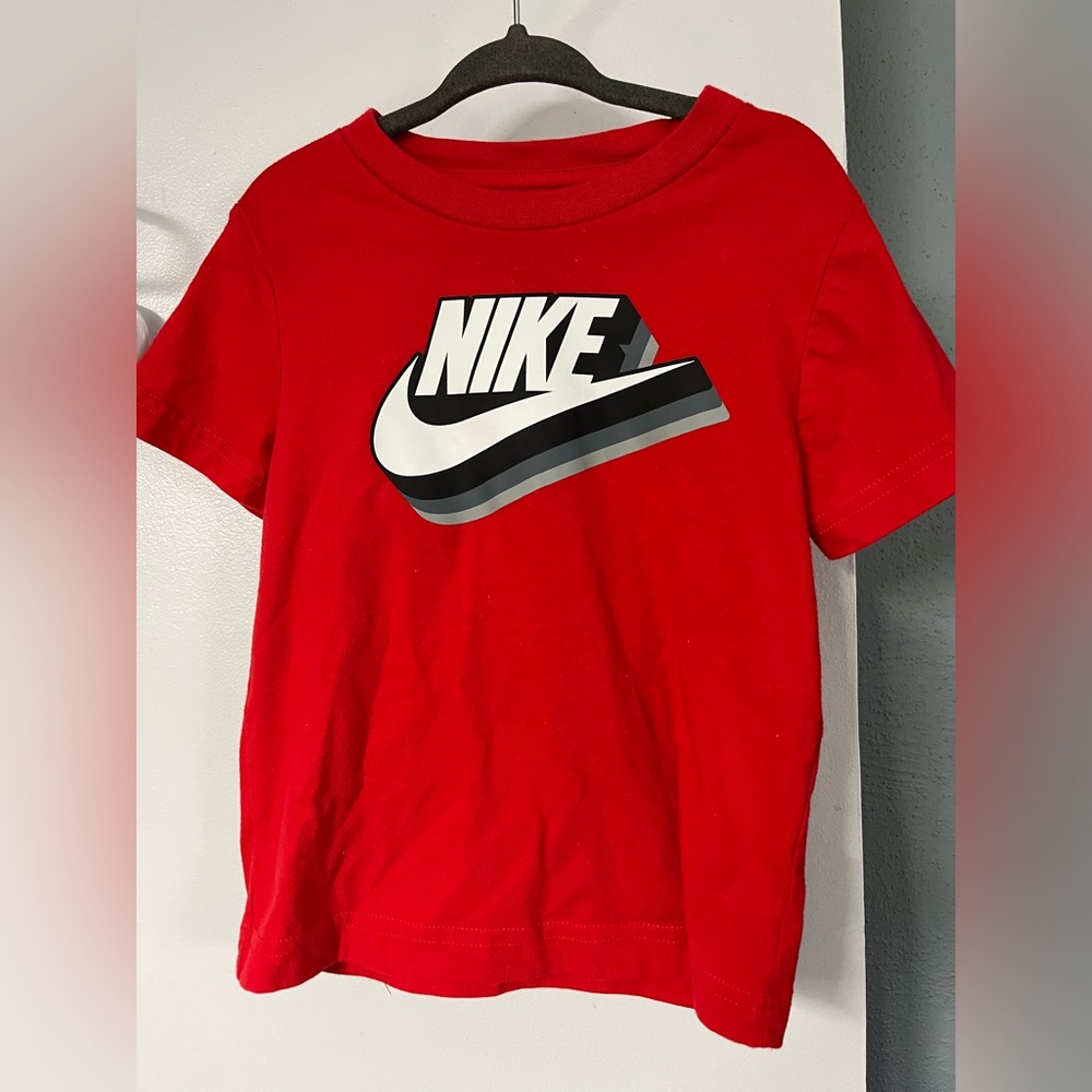 Nike Red Short Sleeve Tees